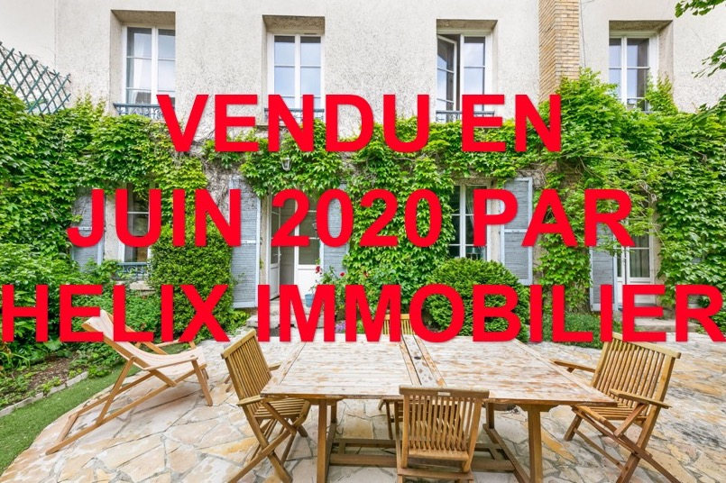 Vendu en Juin 2020 par notre agence de Saint Germain en Laye dans hôtel particulier  historique du centre ville un grand appartement en duplex à Saint Germain en Laye avec un jardin privatif