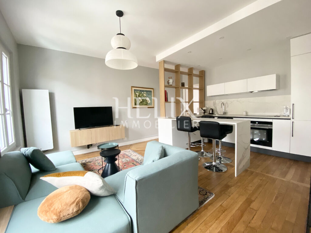 Exceptionnel  appartement meublé entièrement refait à neuf au 3eme étage d'une petite copropriété bien entretenue à Saint Germain en Laye.