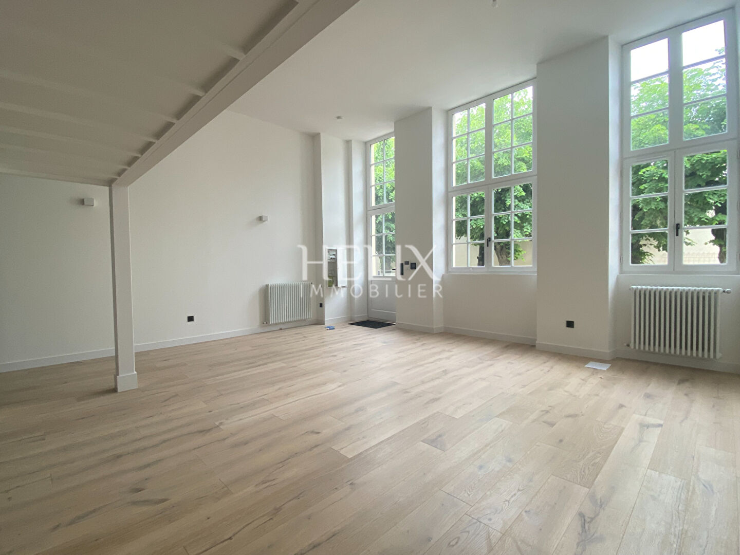 A vendre maison 204,10 M2  jardin et terrasse à Saint-Germain-en-Laye , RER A 10 mn, livraison été 2024.