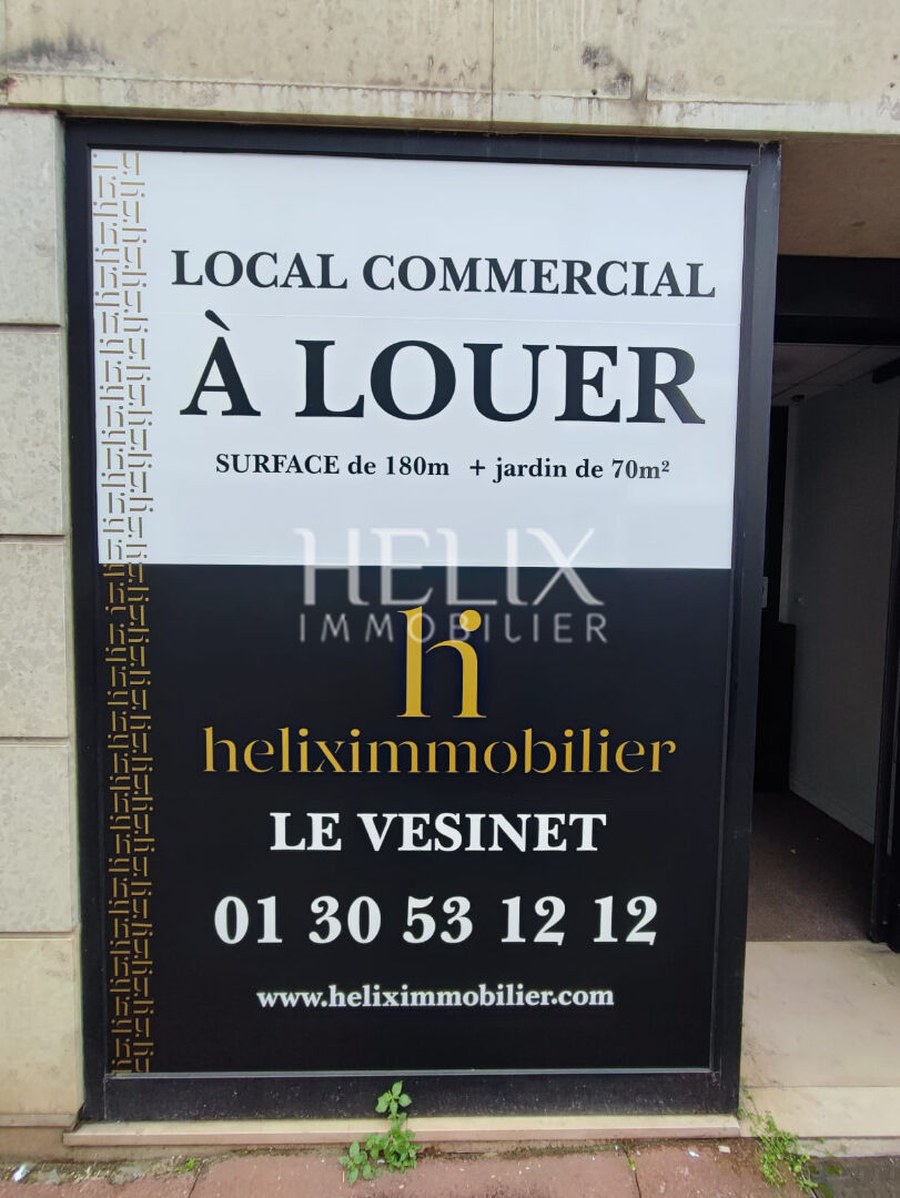 Local commercial Le Vésinet centre avec une vitrine de 6 mètres