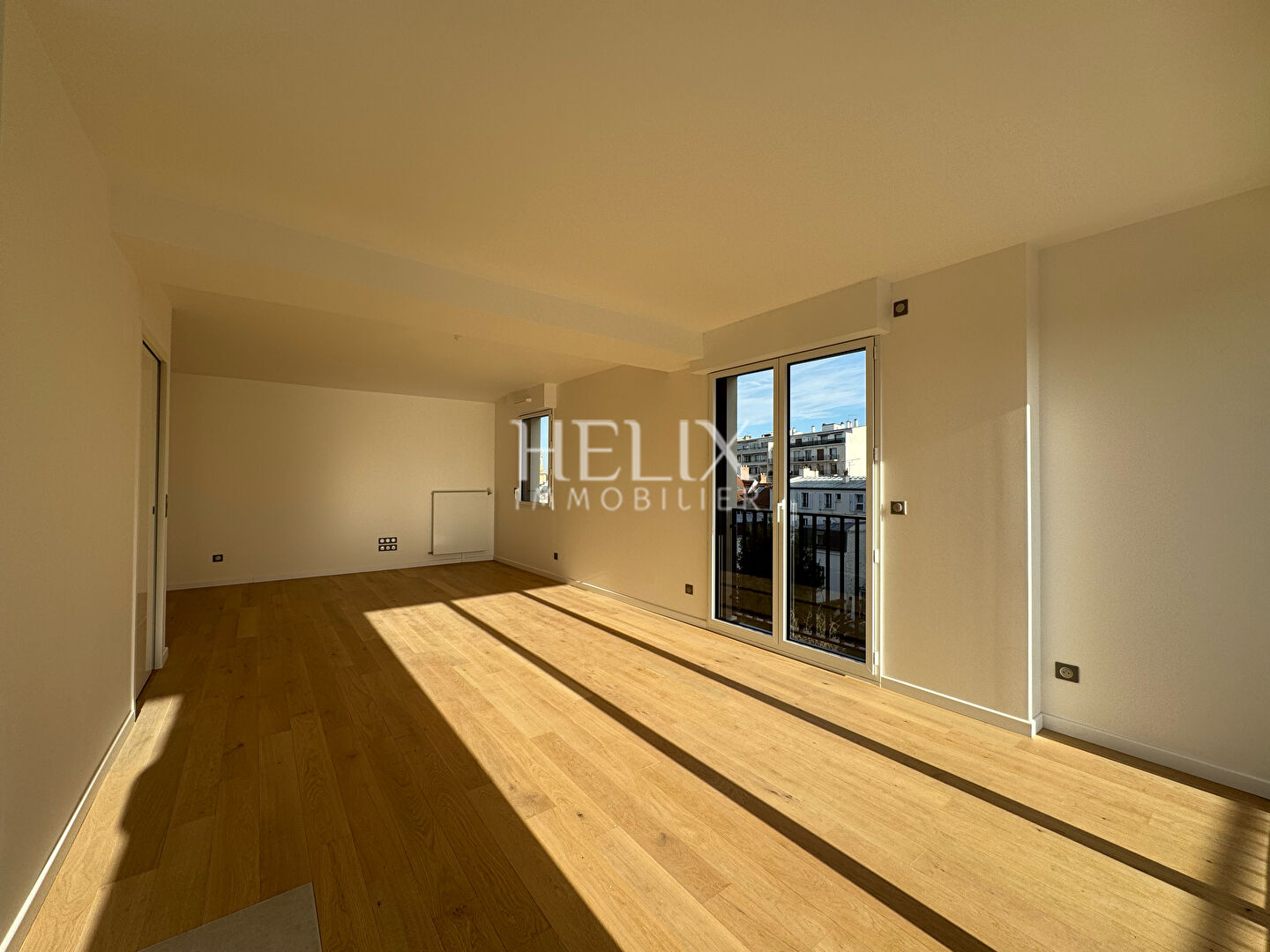 Dans une résidence neuve de Saint Germain en laye un appartement avec 4 chambres, une terrasse avec une vue sur Paris et le château.