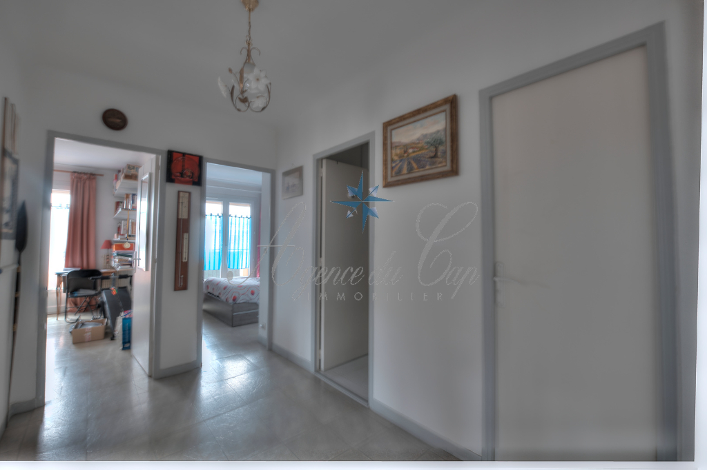 Vente d'un appartement T3/4 (66 m²) à SAINT RAPHAEL
