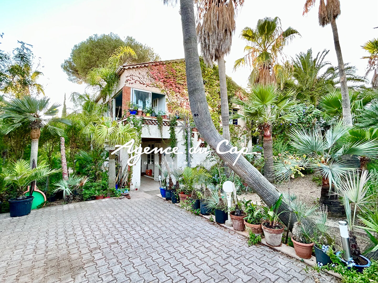 125sqm 4 ROOM VILLA WITH 3 BEDROOMS CLOSE TO THE BEACHES AND SHOPS OF SAINT AYGULF