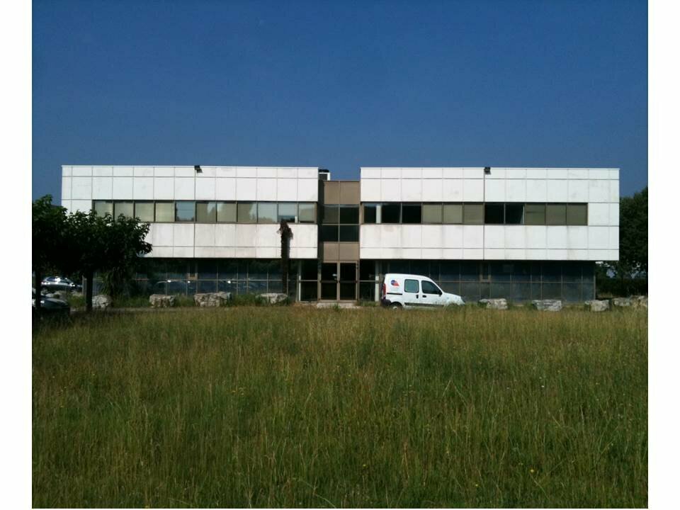 Bureaux de 161 m² en RDC